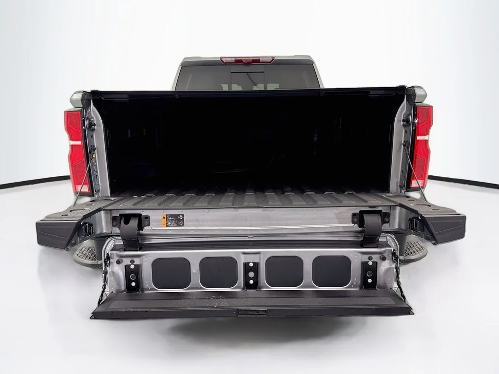 Used 2026 Gray Chevrolet ZR2 image 26