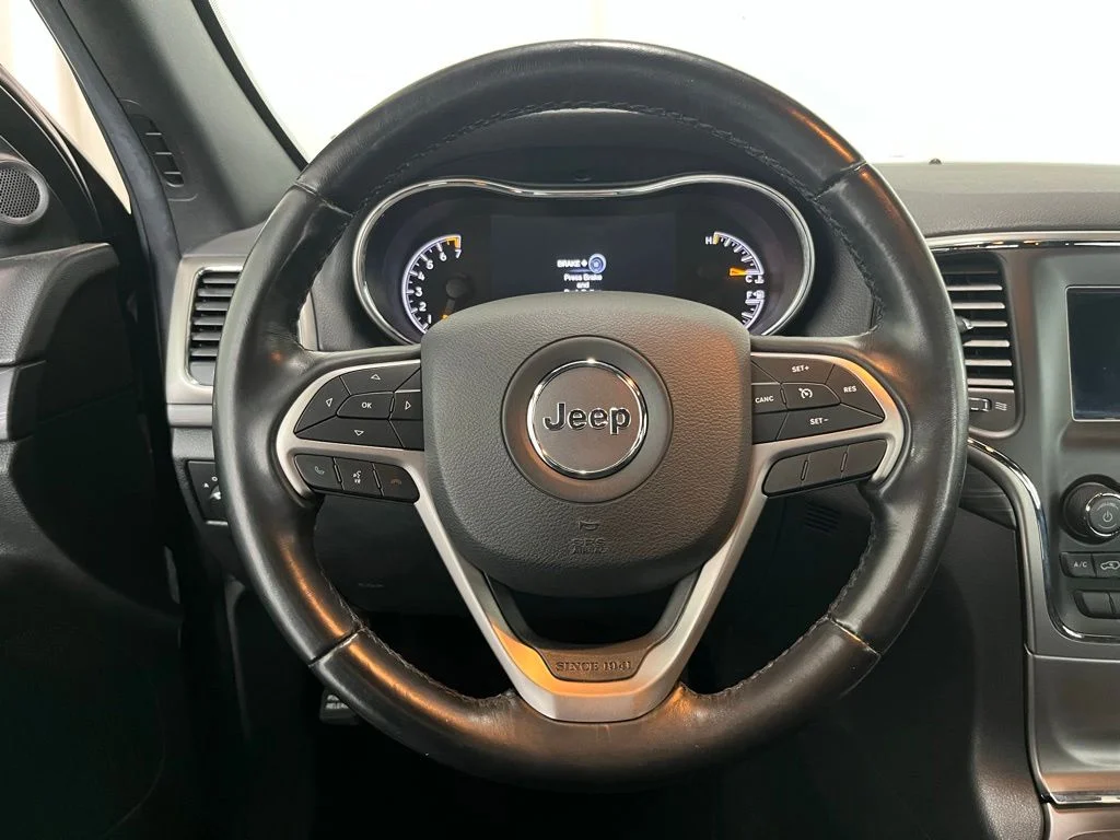 Used 2020 Black Jeep Laredo E image 4