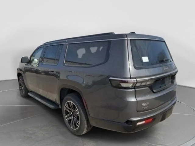 New 2026 Baltic-Gray Metallic Clear-Coat Exterior Paint Jeep  image 8