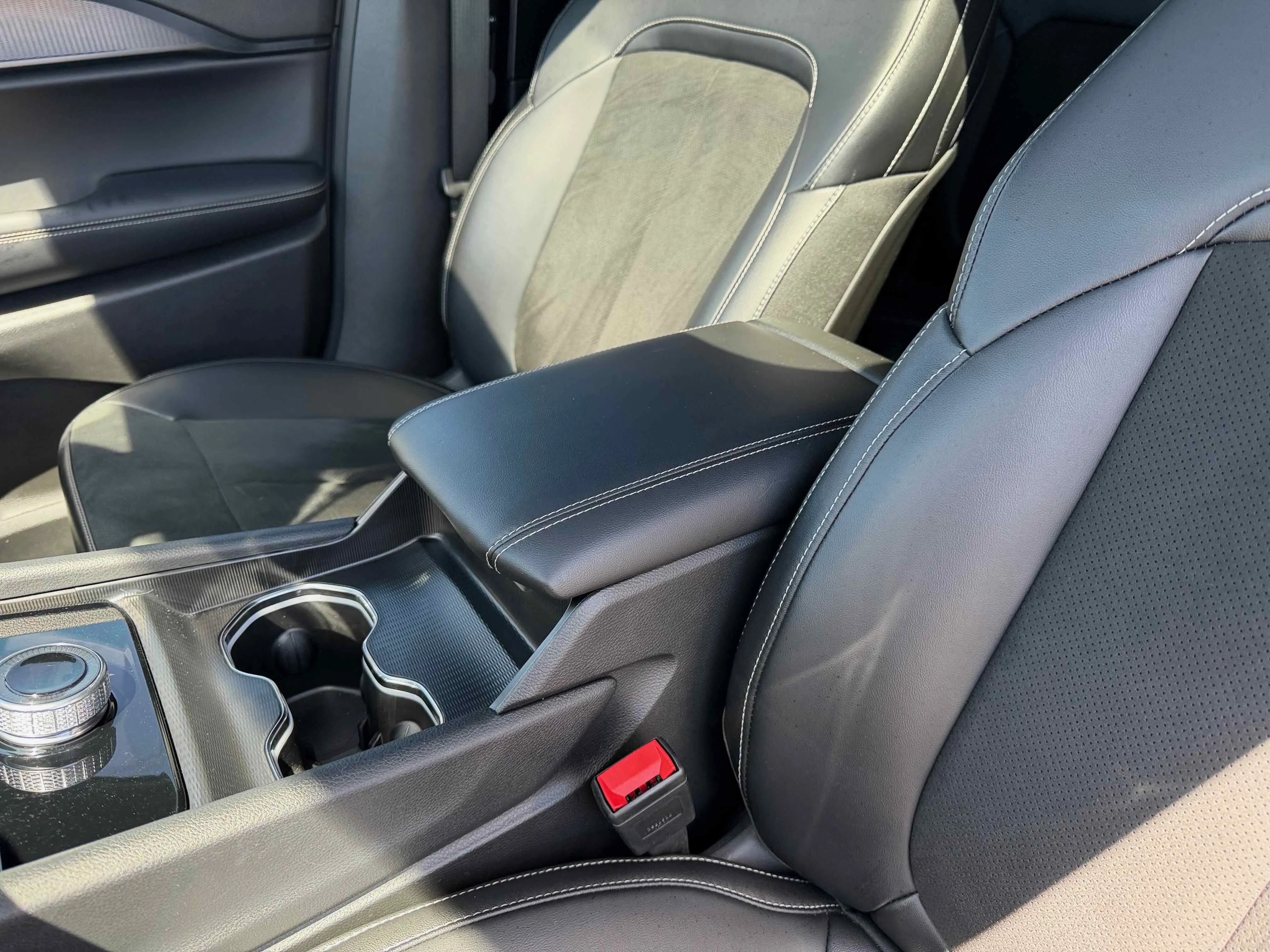 Used 2025 Silver Zynith Jeep Altitude X image 29