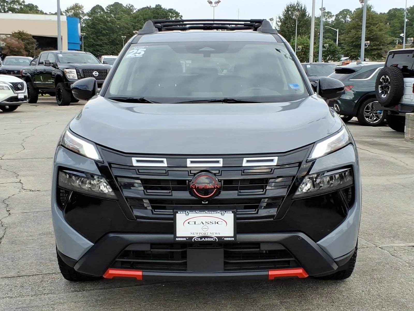 Used 2025 Boulder Gray Pearl Nissan Rock Creek image 2