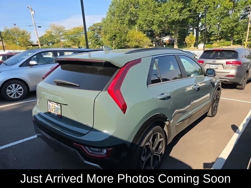 Used 2024 Green Kia SX Touring image 2