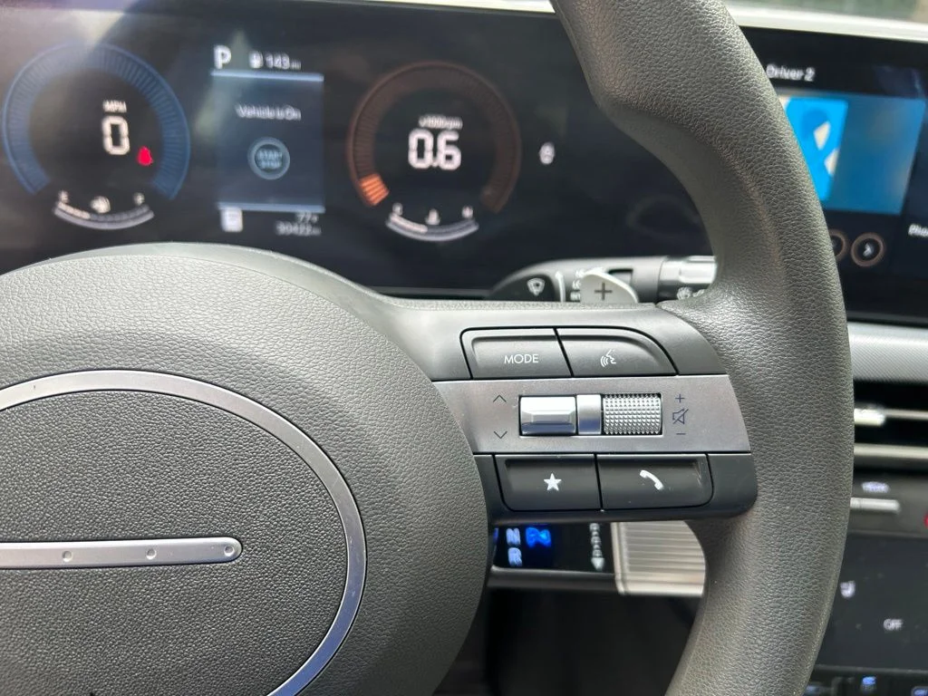 Used 2025 Blue Hyundai SEL image 21