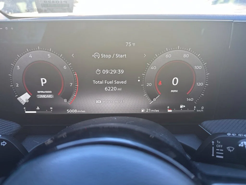 Used 2025 Gray Nissan SR image 3