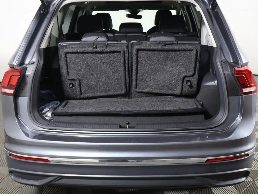Used 2023 Gray Volkswagen 2.0T SE image 16