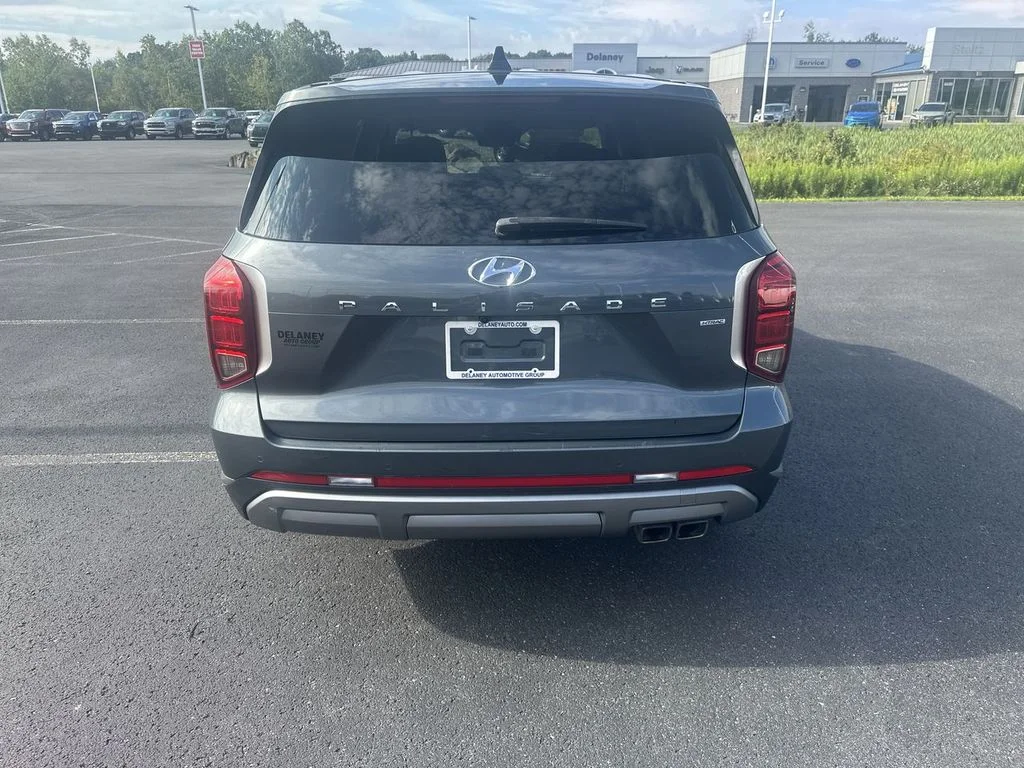 Used 2023 Gray Hyundai SE image 7