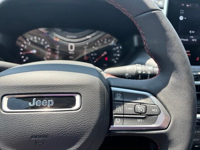 New 2026 Bright White Clear-Coat Exterior Paint Jeep Trailhawk image 26