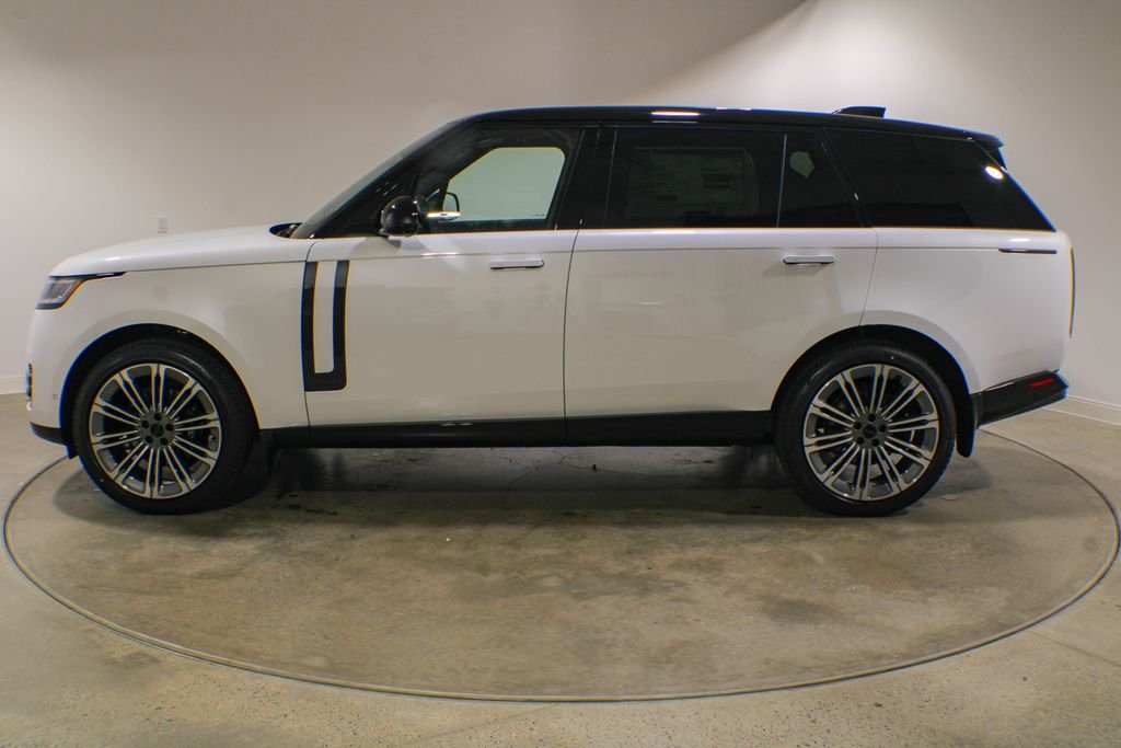 New 2026 Ostuni Pearl White Land Rover SE image 3