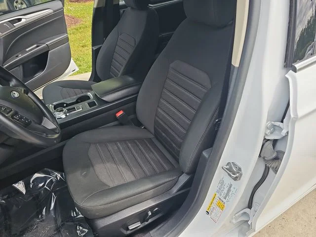 Used 2020 White Ford SE image 15
