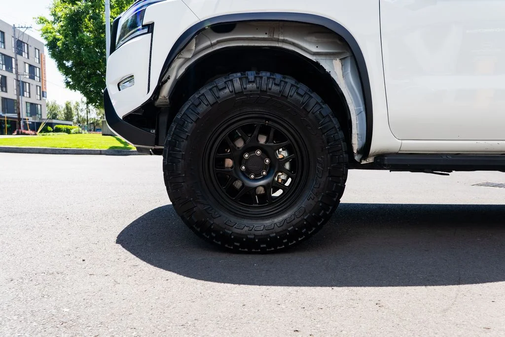 Used 2023 White Nissan PRO-4X image 7