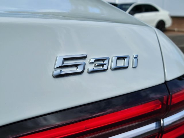 New 2027 White BMW 530i xDrive image 11