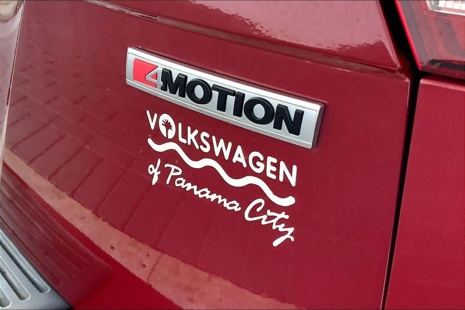 Used 2019 Cardinal Red Metallic Volkswagen SE image 10