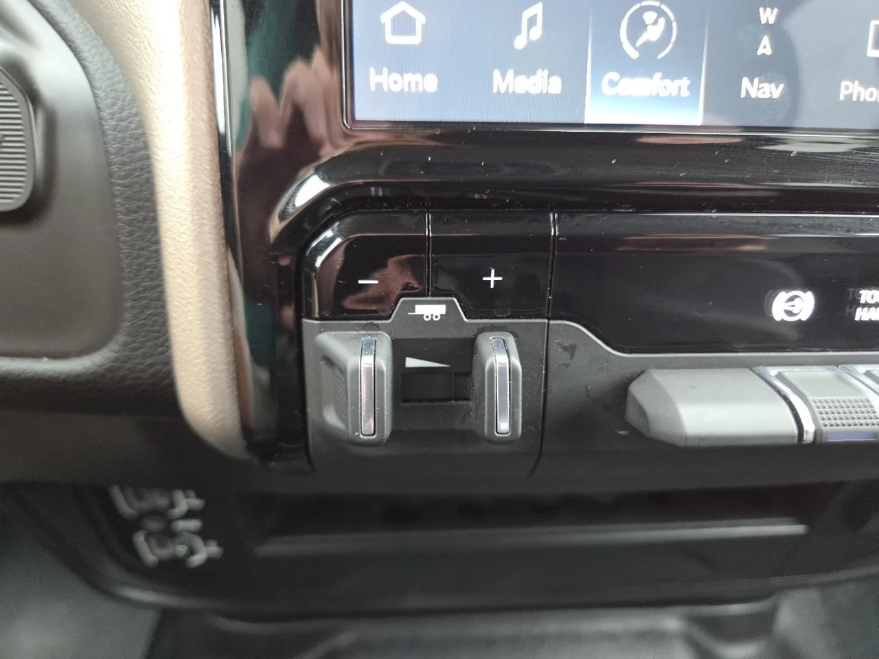 Used 2023  Ram Laramie image 34
