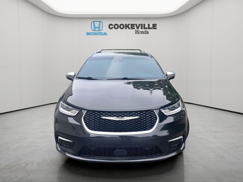 Used 2023 Brilliant Black Crystal Pearlcoat Chrysler Pinnacle image 3