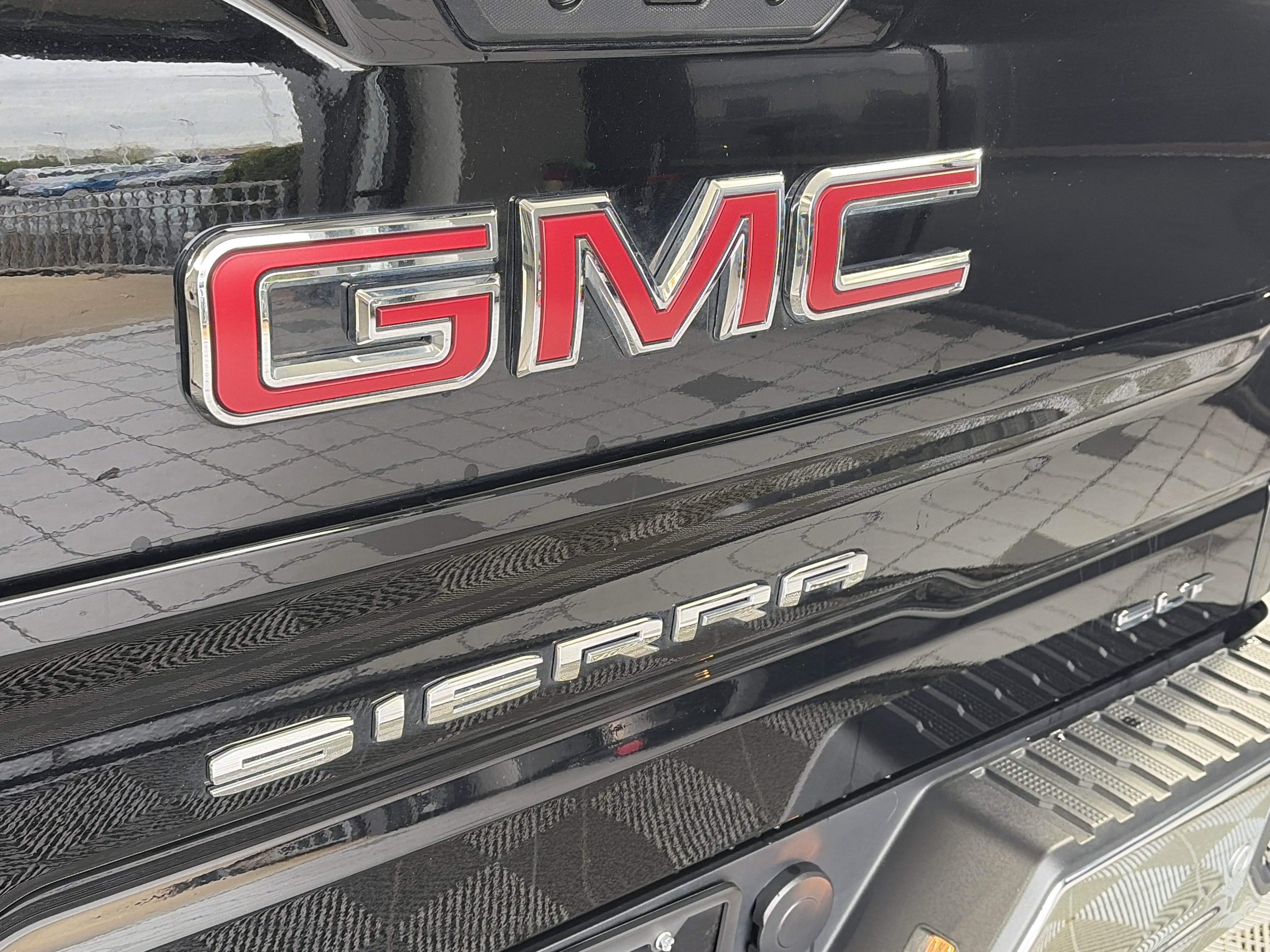 2024 GMC Sierra 1500 SLT - Photo 16