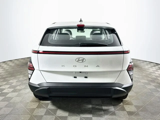New 2027 White Hyundai SE image 4
