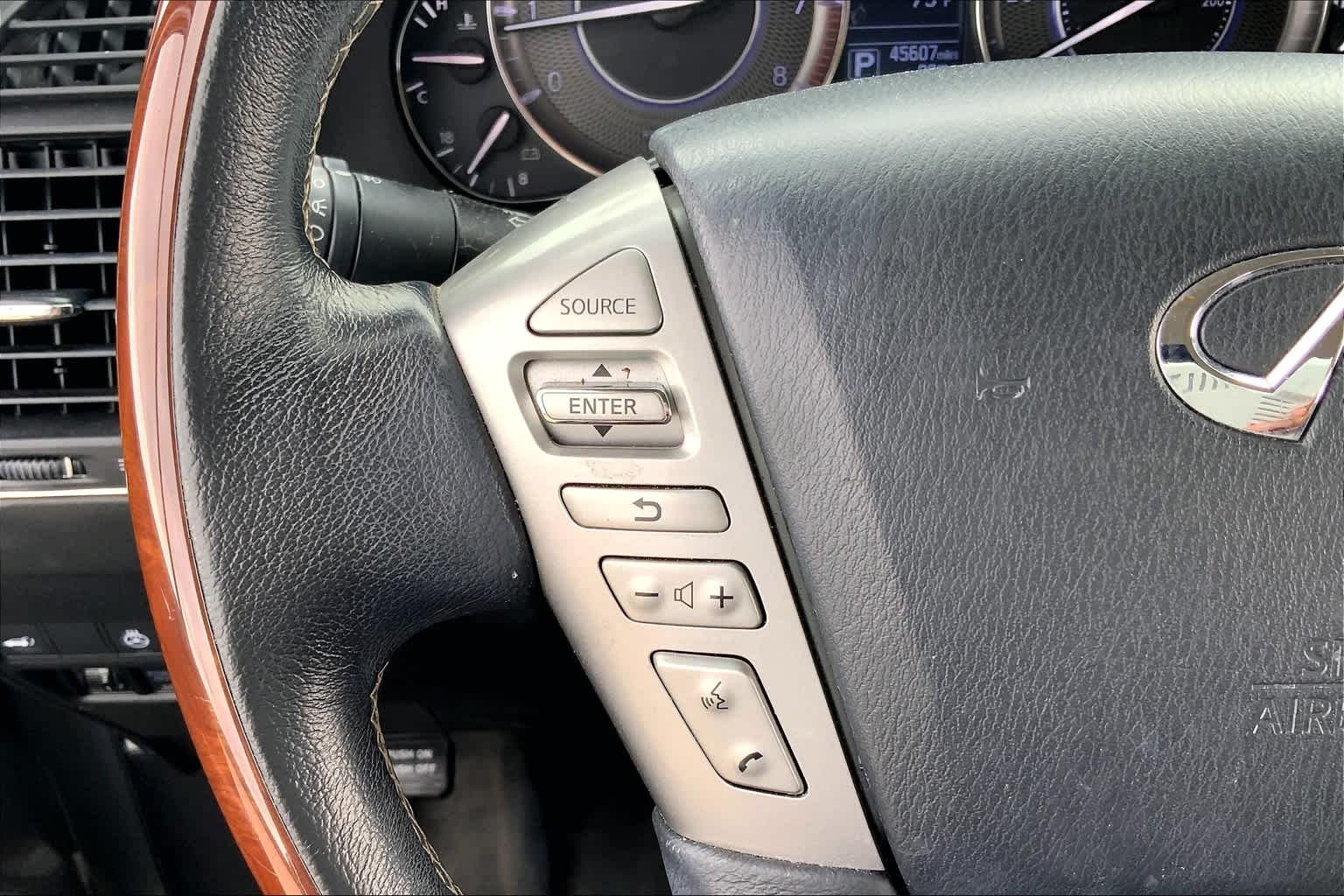 Used 2019 Liquid Platinum INFINITI LUXE image 24