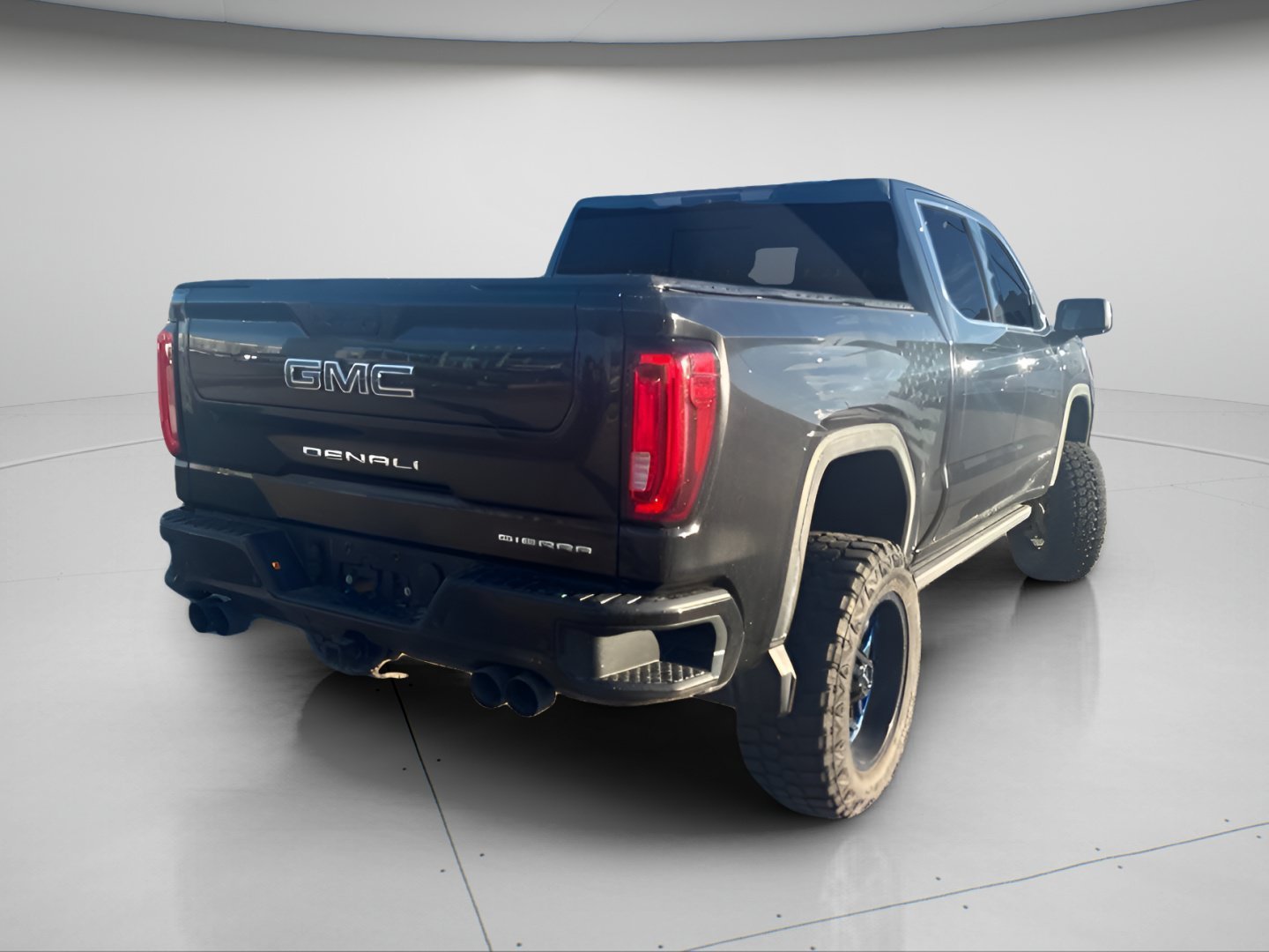 Used 2019 Onyx Black GMC Denali image 8