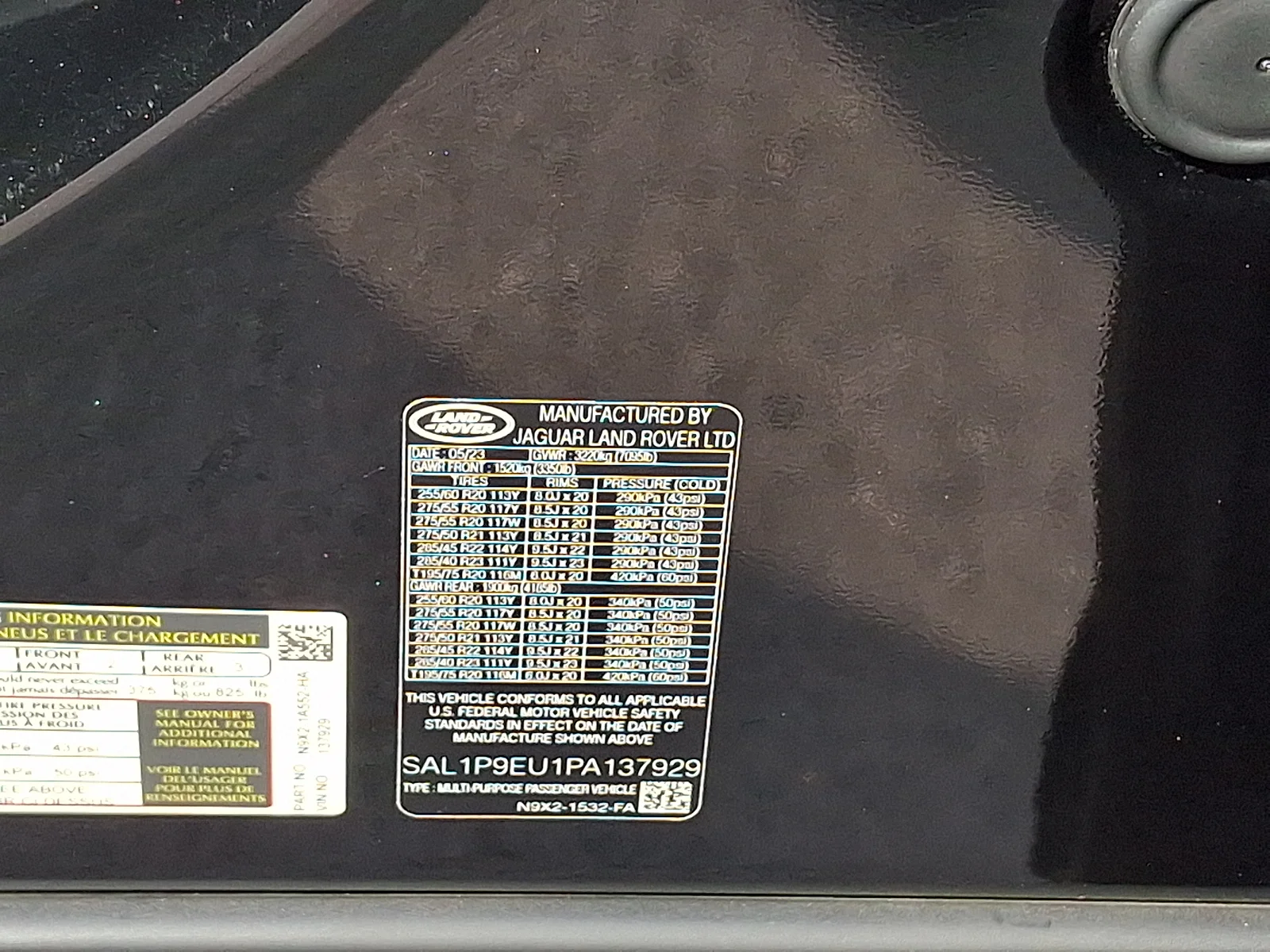 Certified Used 2023 Santorini Black Metallic - 1AG Land Rover SE image 24