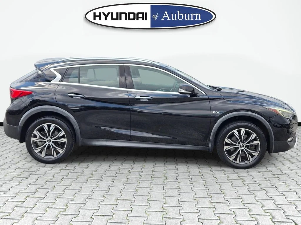 Used 2018 Black INFINITI Premium image 4