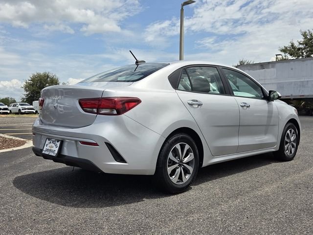 Used 2022 Silver Kia S image 6
