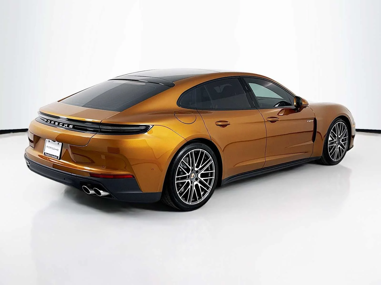 2026 Porsche Panamera 4 E-Hybrid - Photo 9