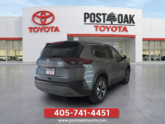 Used 2021 Gray Nissan SV image 5