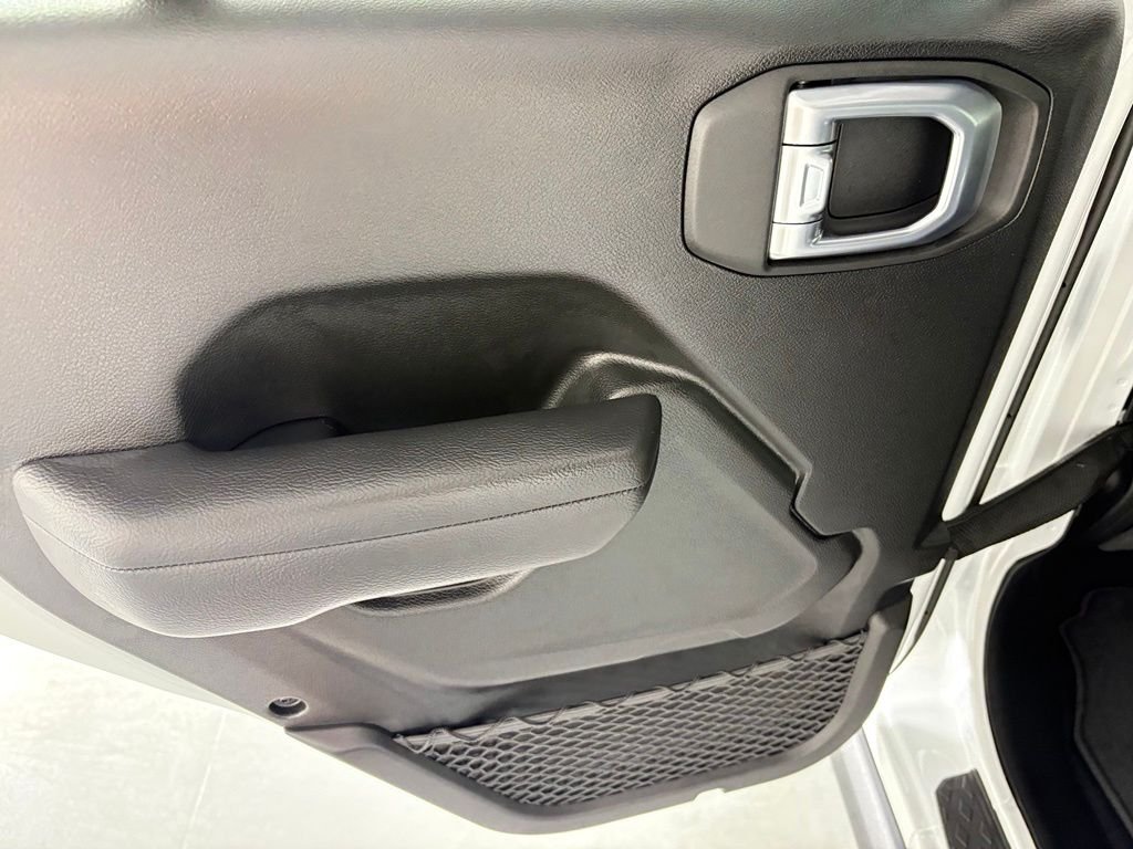 New 2026 Bright White Clearcoat Jeep Mojave image 23