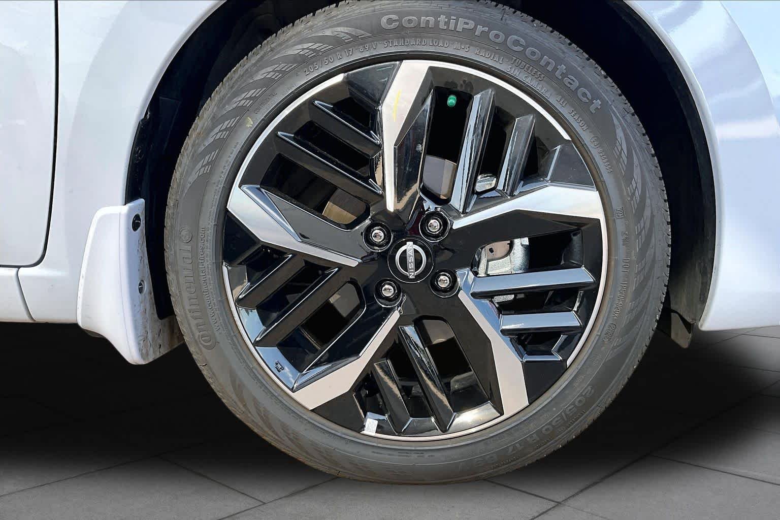 Used 2025 Gray Sky Pearl Nissan SR image 10