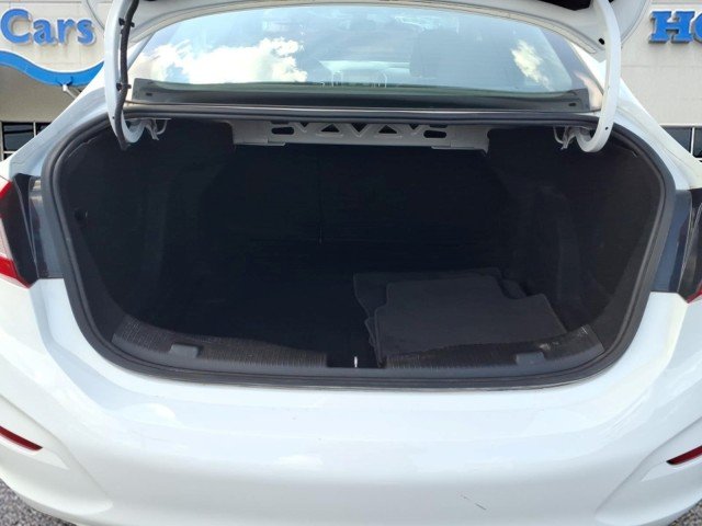 Used 2018 Summit White Chevrolet LT image 10