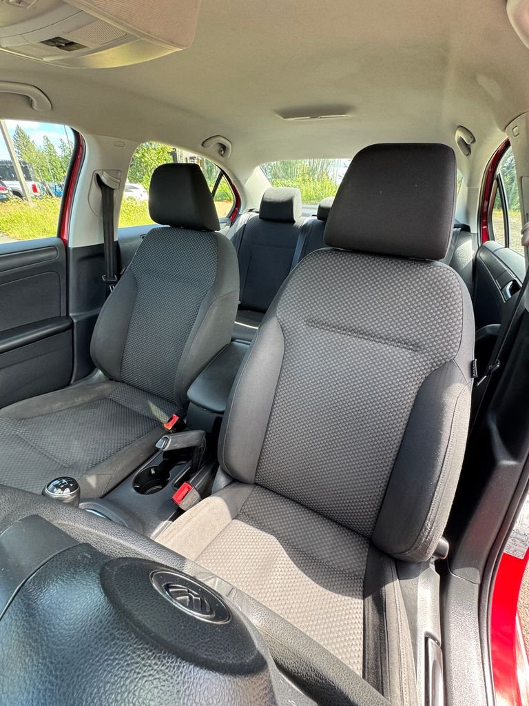 Used 2014 Tornado Red Volkswagen 2.0L S image 33