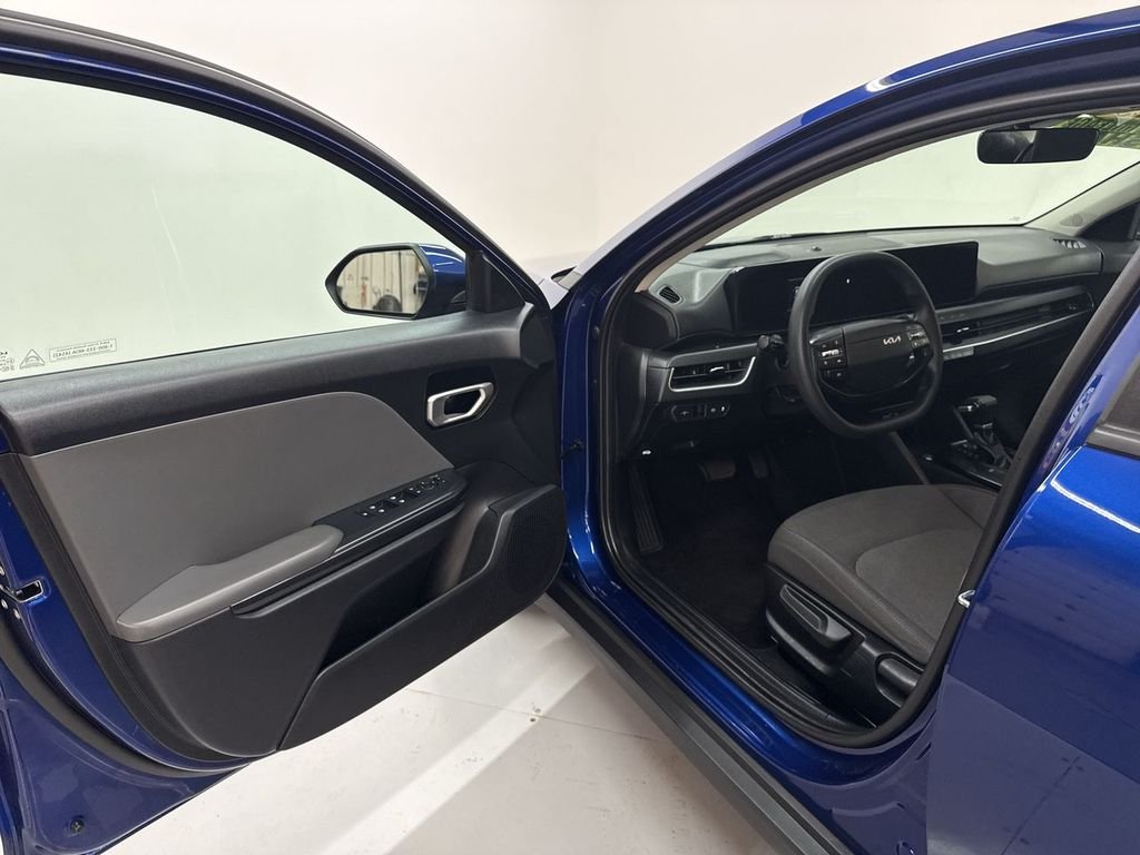 Used 2025 Deep Sea Blue Kia LXS image 15