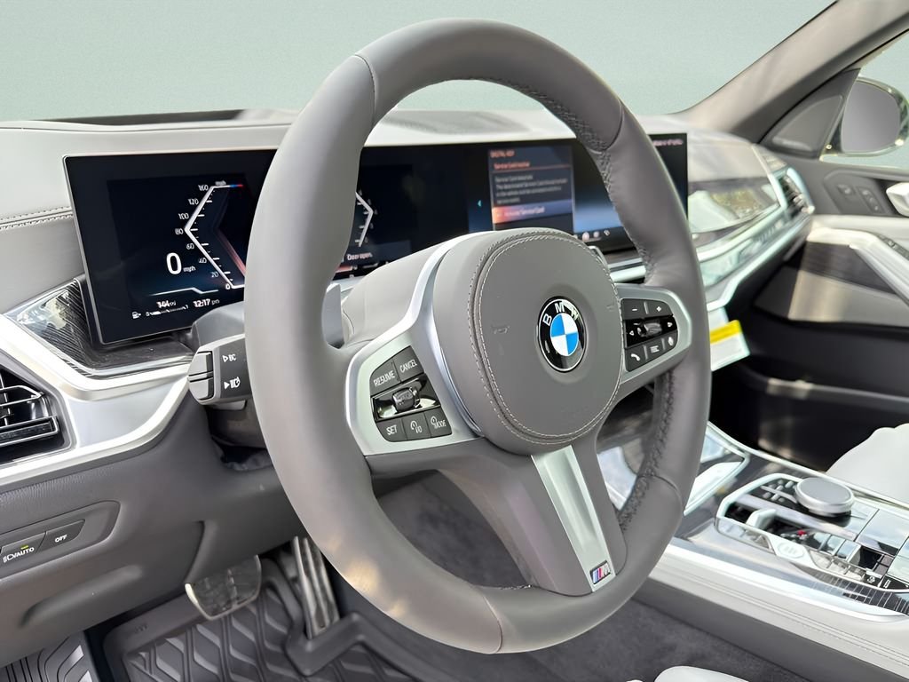 New 2026 Dravit Grey Metallic BMW xDrive40i image 10