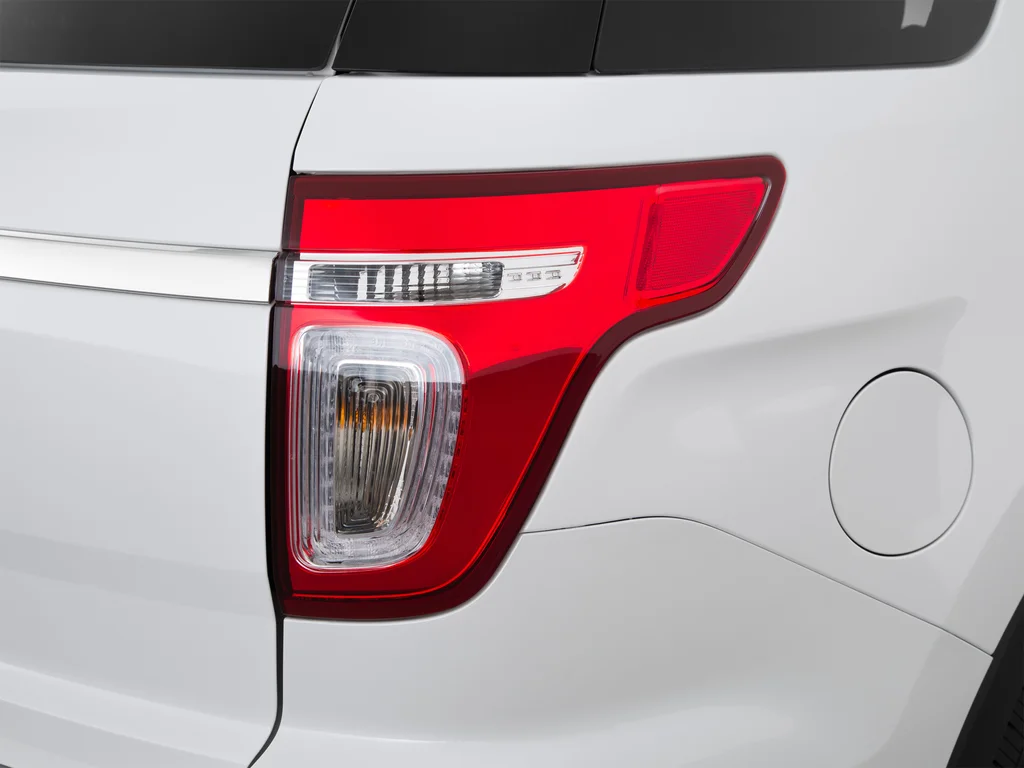 Used 2015 White Ford Limited image 55
