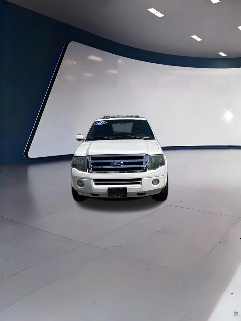 Used 2012 White Ford Limited image 6