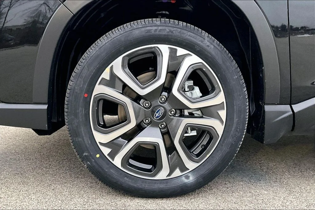 New 2026 CRYSTAL BLACK SILICA Subaru Limited 7-Passenger image 12