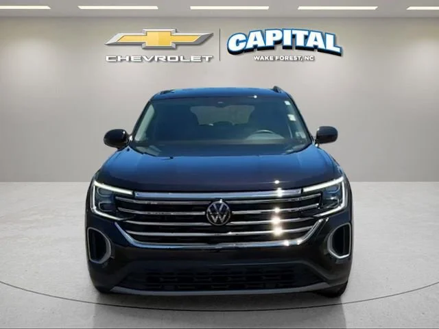 Used 2024 Black Volkswagen 2.0T SE w/Technology image 8