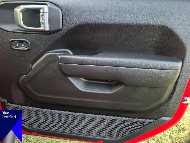 Used 2023 Red Jeep Sport S image 34