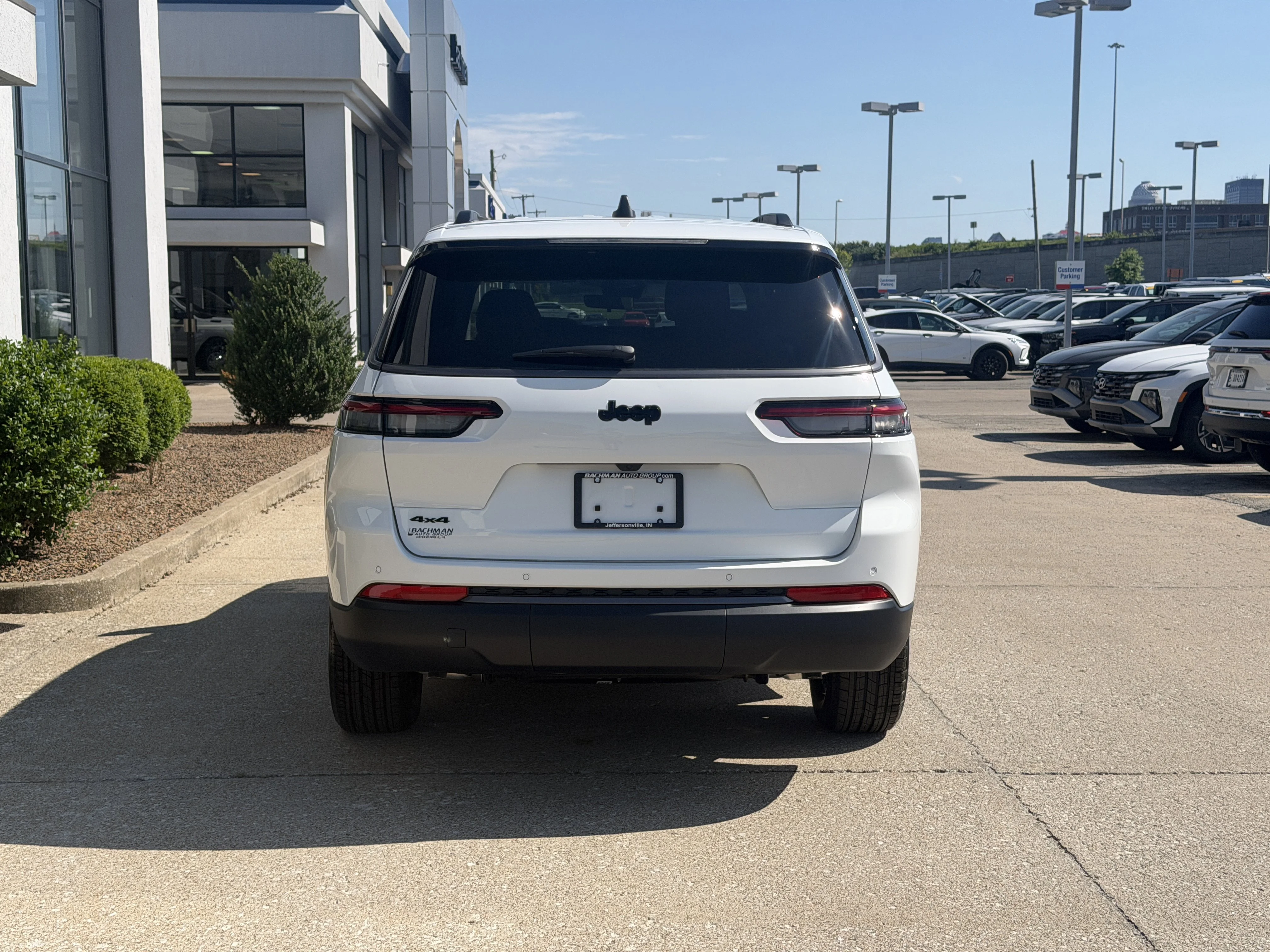 New 2026 Bright White Clear-Coat Exterior Paint Jeep Altitude image 6