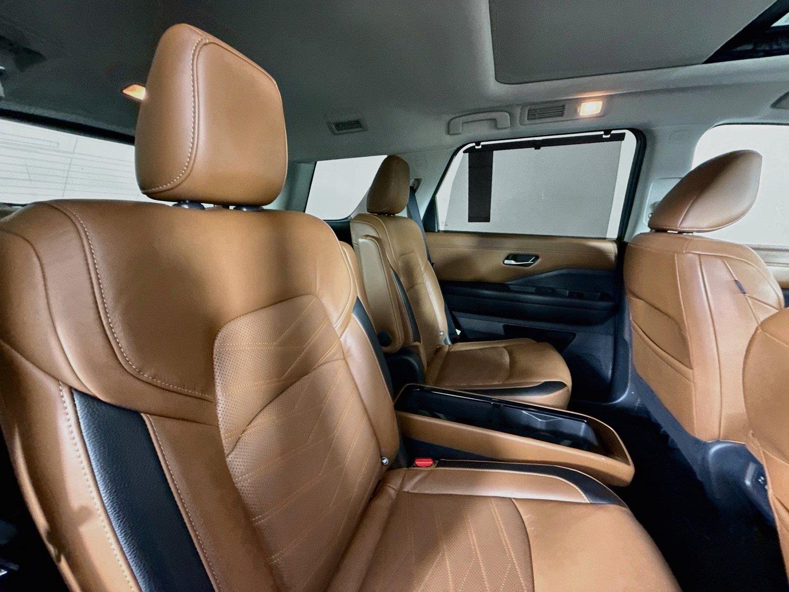 Used 2022 Gun Metallic Nissan Platinum image 42