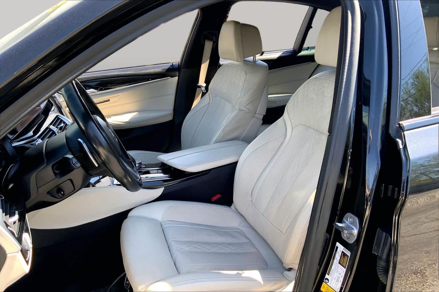 Used 2019 Black Sapphire Metallic BMW M550i xDrive image 7