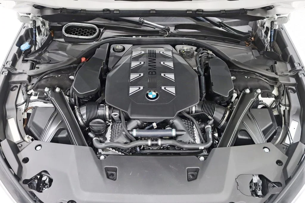 Used 2024 White BMW 760i xDrive image 49