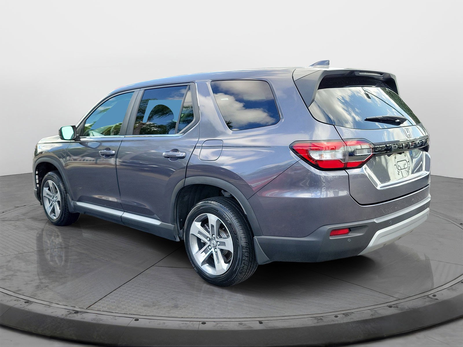 Certified Used 2023 Modern Steel Metallic Honda 2WD EX-L 7P image 35