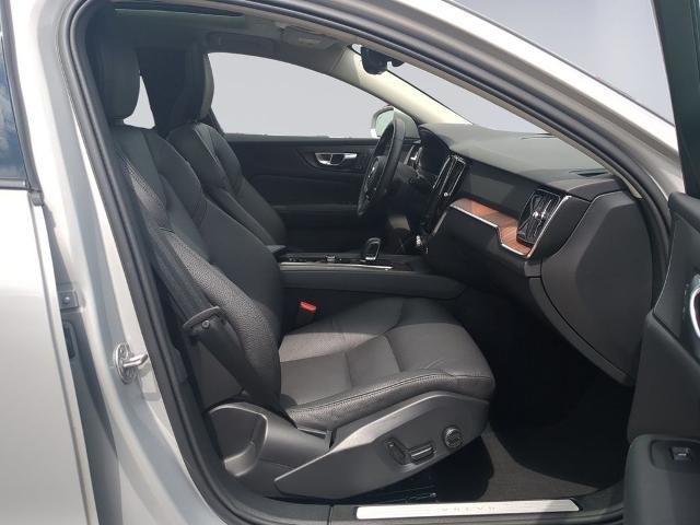 Used 2025 Silver Volvo  image 18