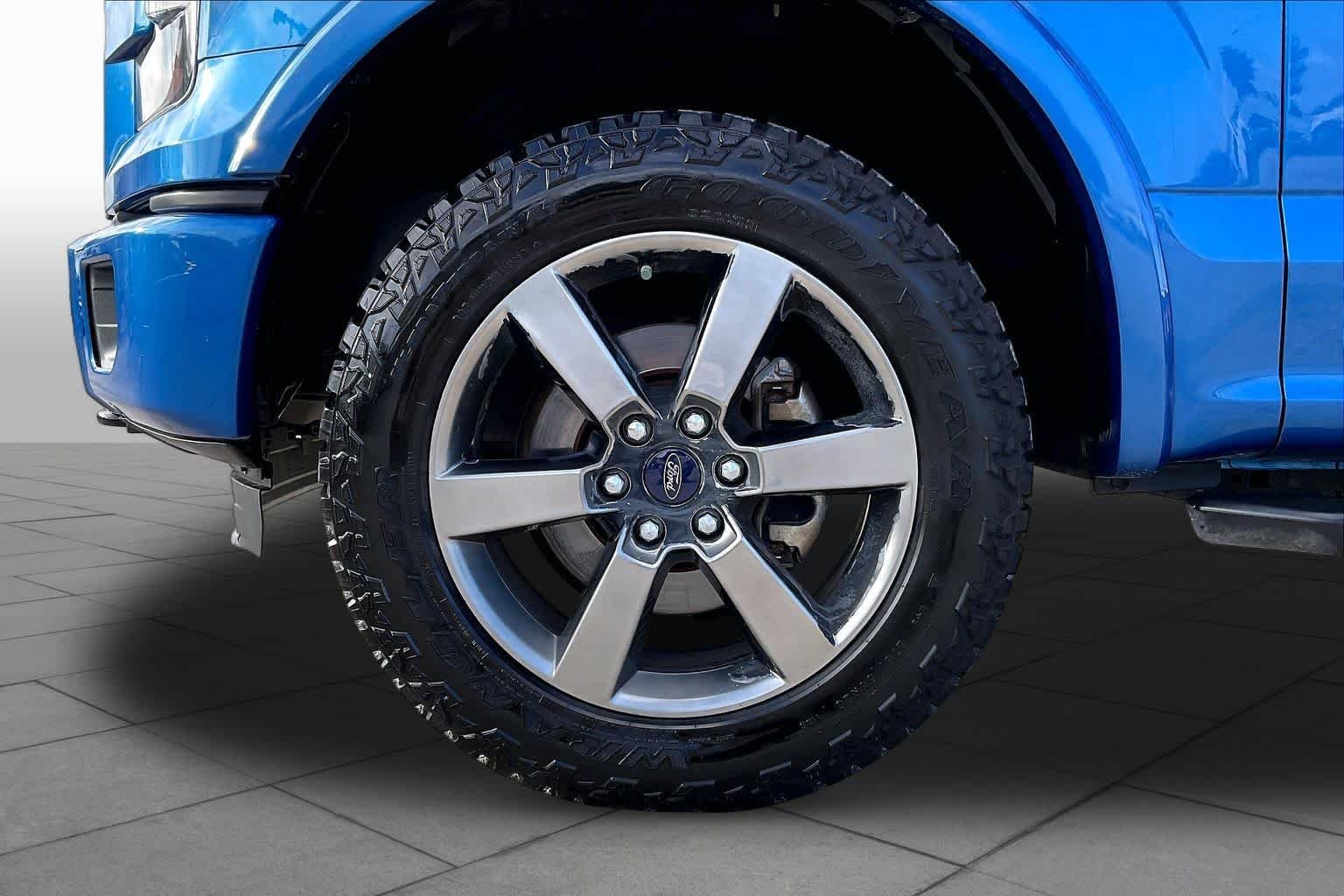 Used 2016 Blue Flame Metallic Ford XLT image 11