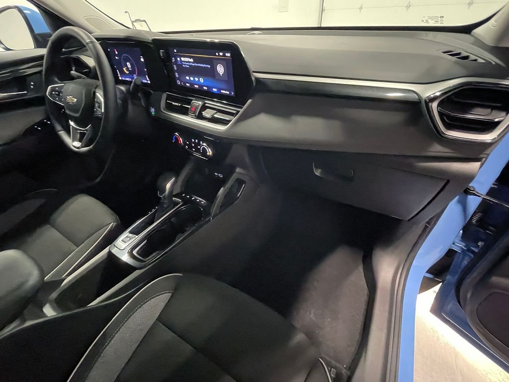 Used 2024 Blue Chevrolet LT image 27