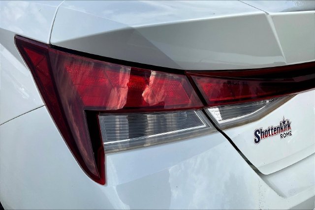 2021 Hyundai Elantra SEL - Photo 25