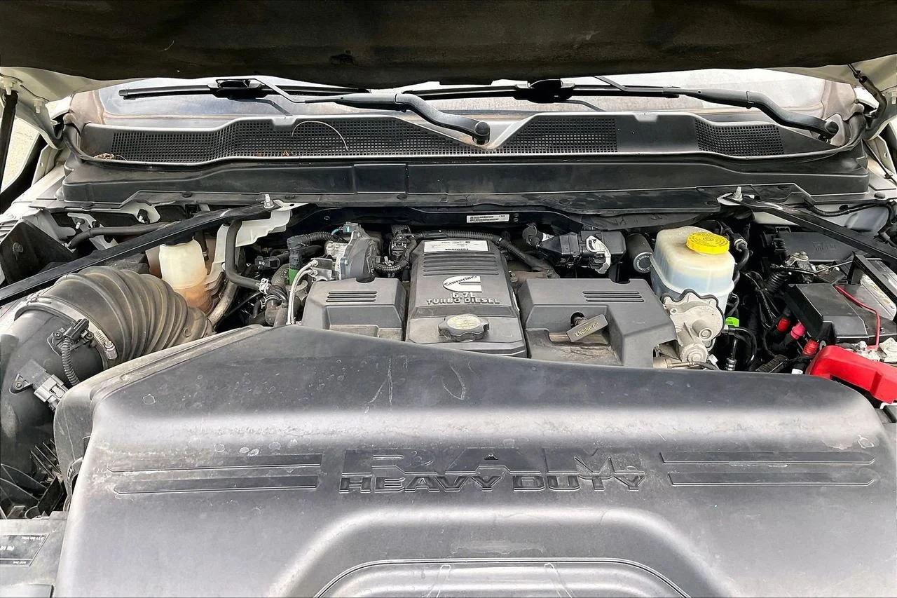 Used 2021 White Ram Laramie image 38