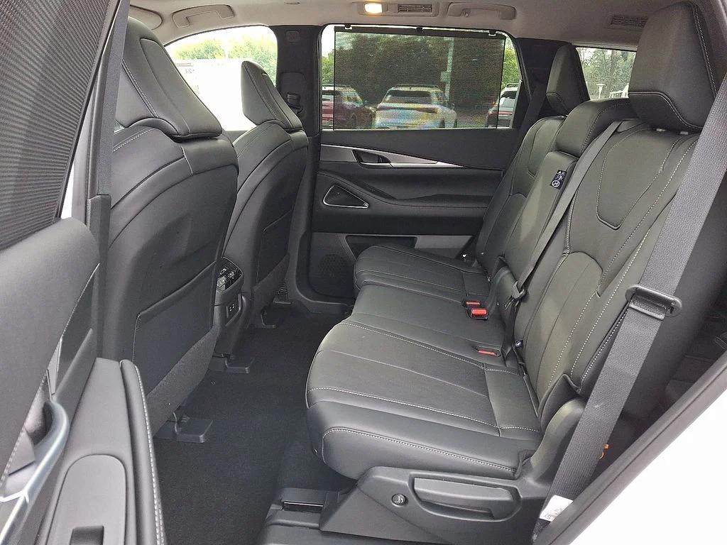 New 2026 White INFINITI LUXE image 6