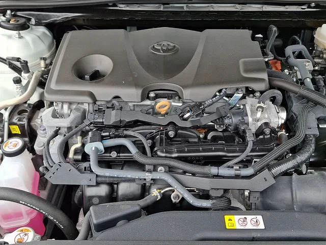 Used 2025 White Toyota LE image 29